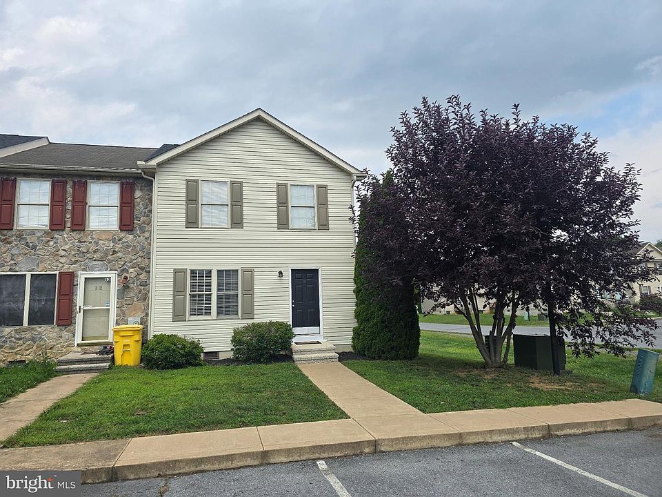 1st image of 8 Jonathan Ct