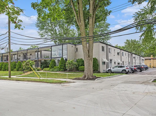 3429 Hillside Dr APT 31, Royal Oak, MI 48073