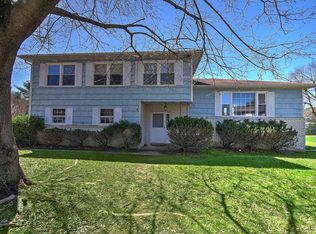 4 Buttonwood Dr, Marlboro, NJ 07746