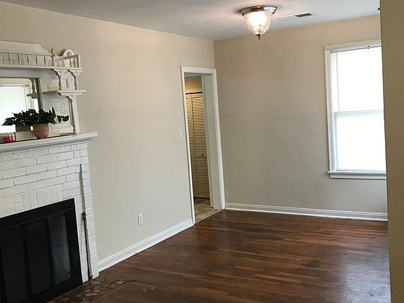 Dining Room
Size 9 x 9