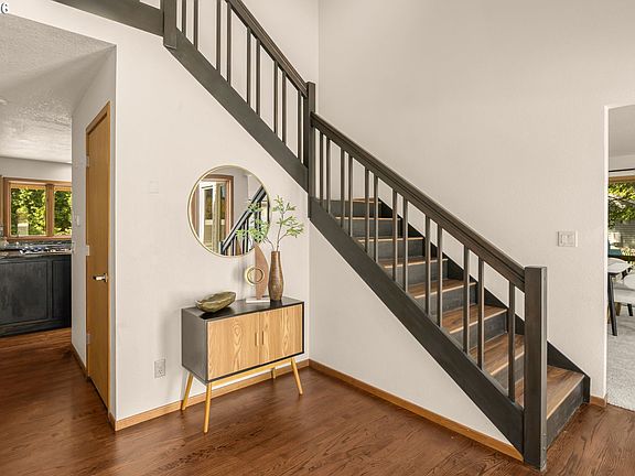 5th image of 674 Livingood Ln