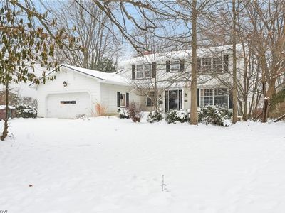 2100 Salem Pkwy, Westlake, OH, 44145