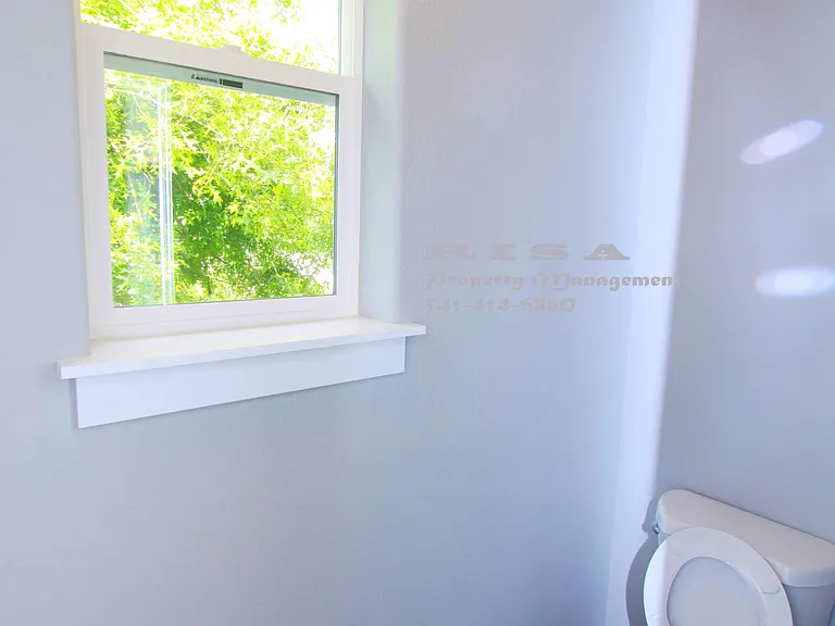 4185 Lancaster Dr NE — Photo 29