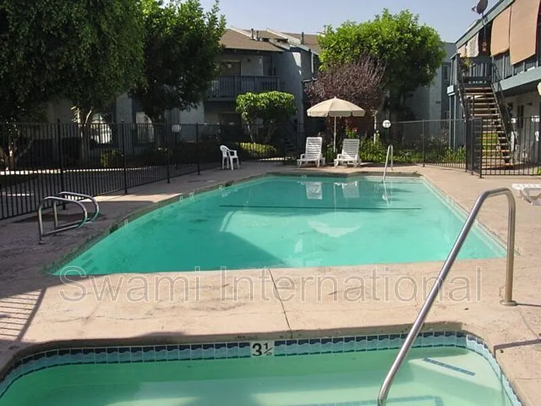 10030 Rosecrans Ave #14 — Photo 13