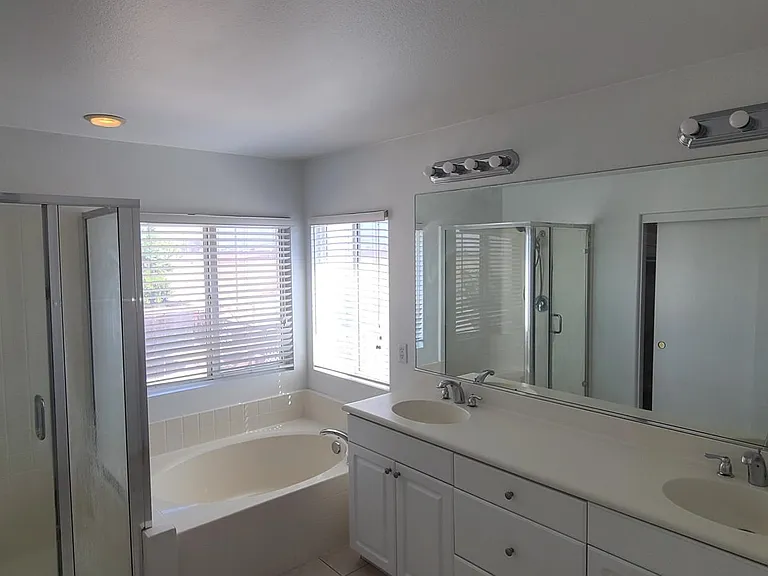 1161 Lilac Rd — Photo 2