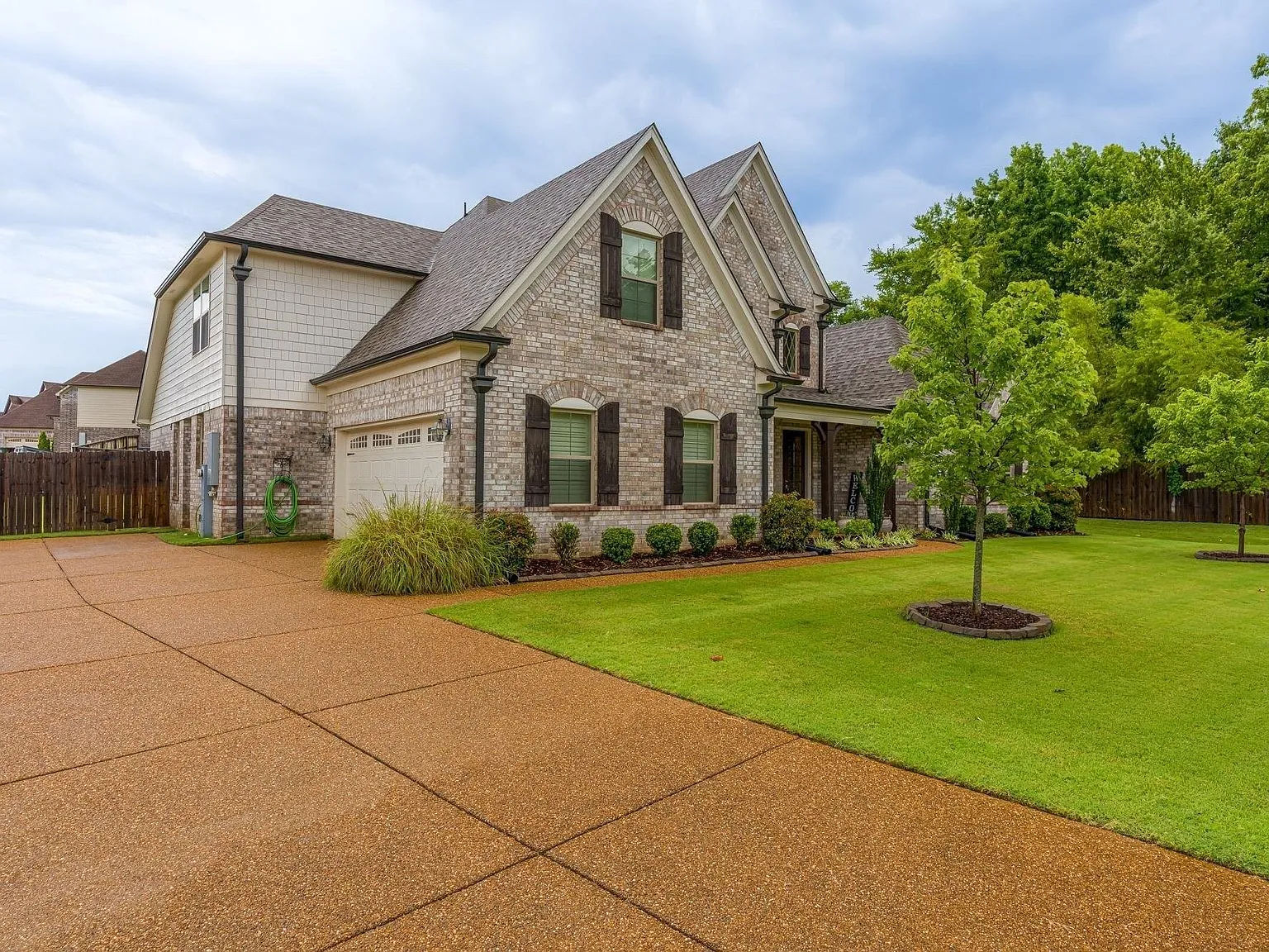 5 bed, 3.5 bath, 3575 sqft, $3,950 — Photo 3