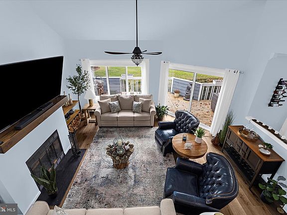 3rd image of 112 Bayview