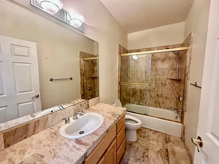 388 Knowles Dr — Photo 11