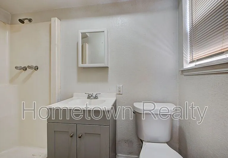 1109 NE 5th Ter — Photo 14