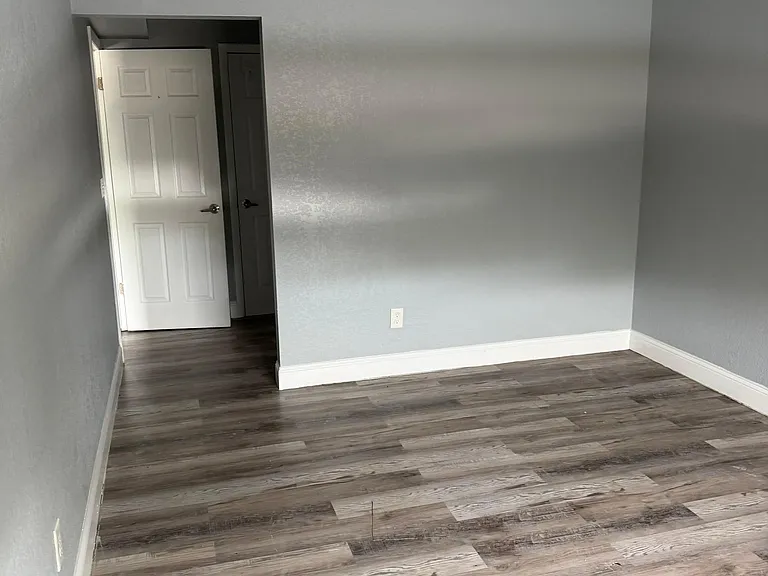 600 N Grove St #10 — Photo 19