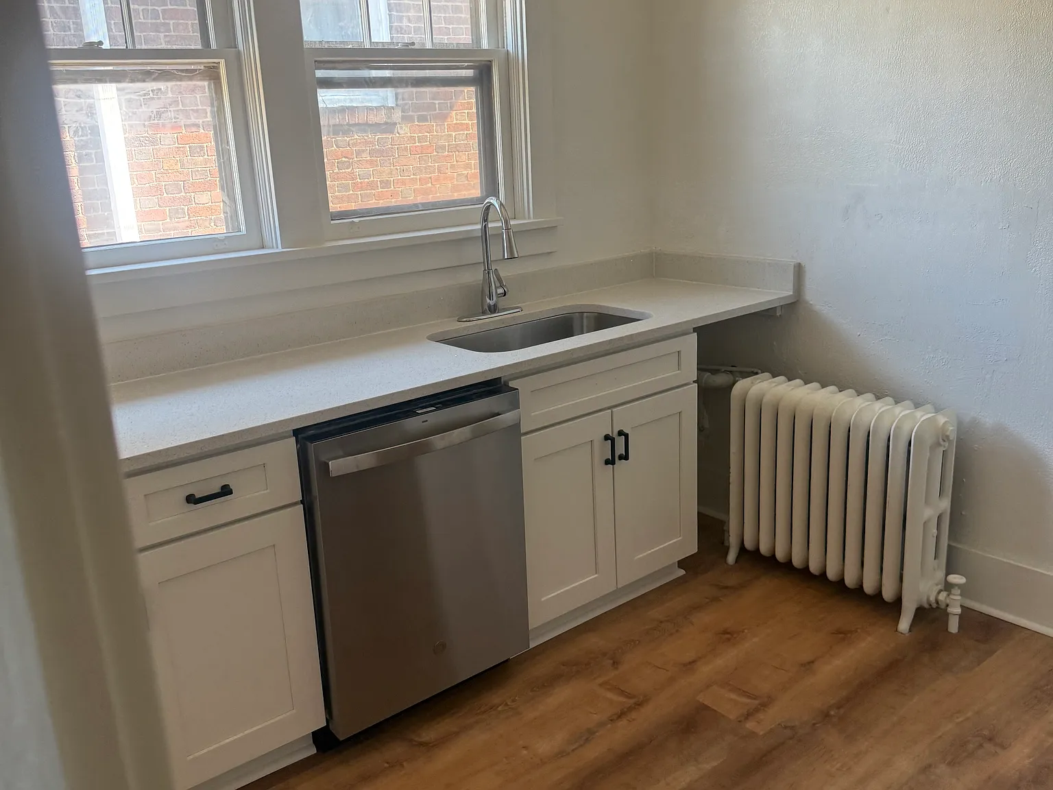 4 bed, 1300 sqft, $3,500 — Photo 4