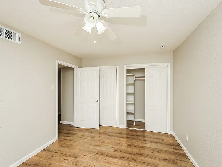 Reiger Park Apartments — Photo 20