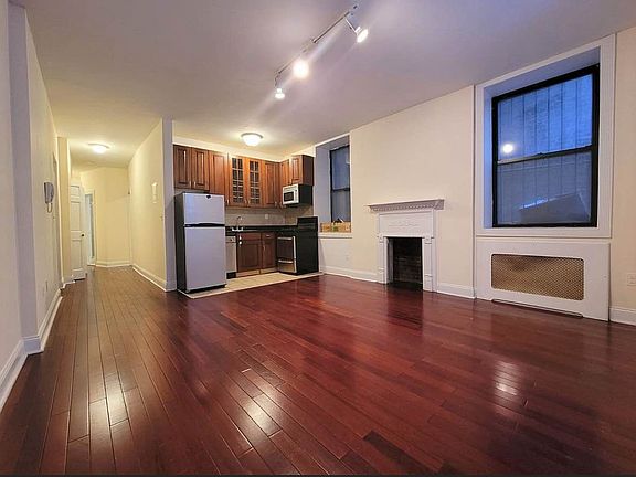 2nd image of 251 W 81st St #1X
