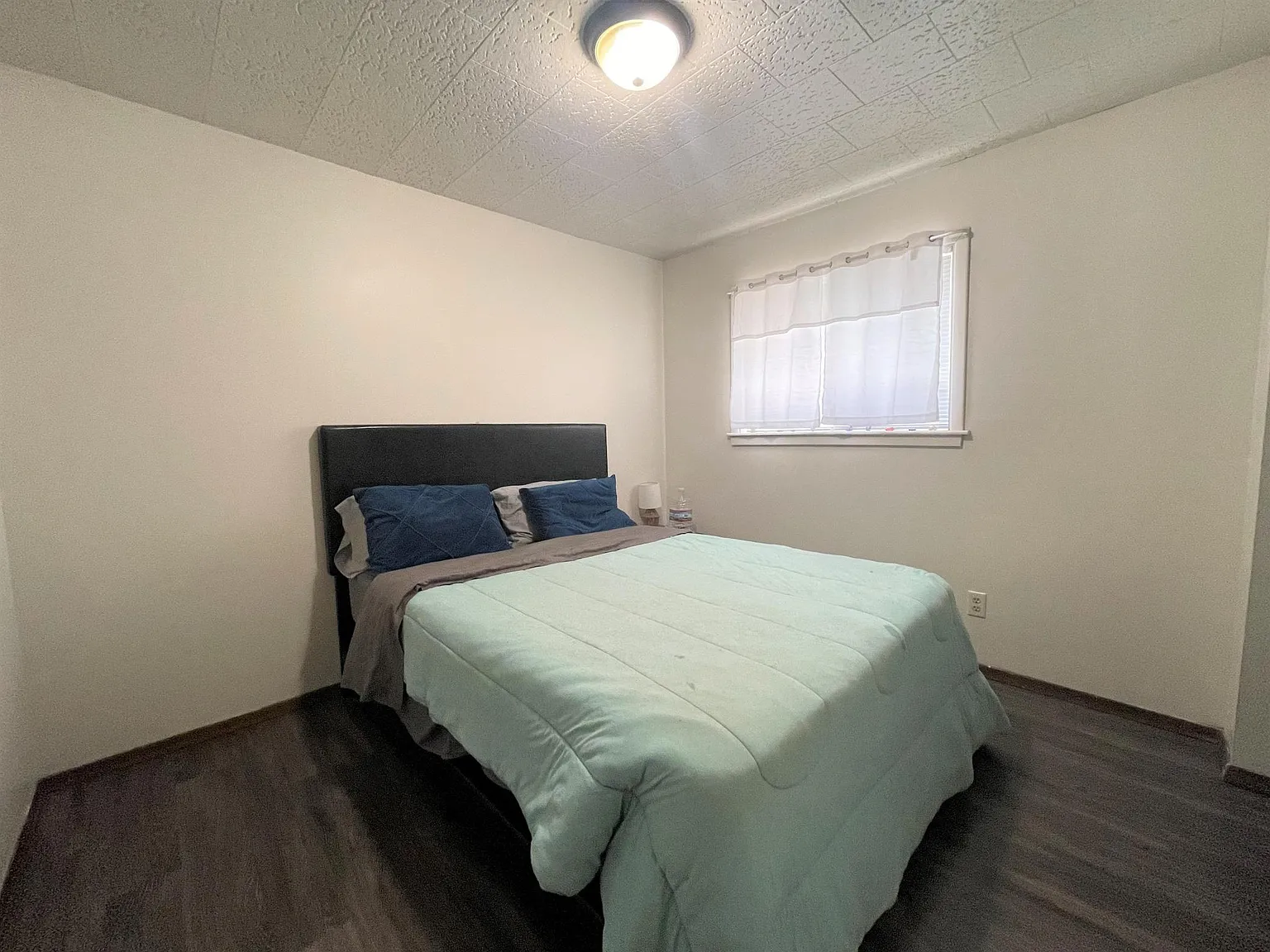 720 4th Avenue Pl — Photo 2