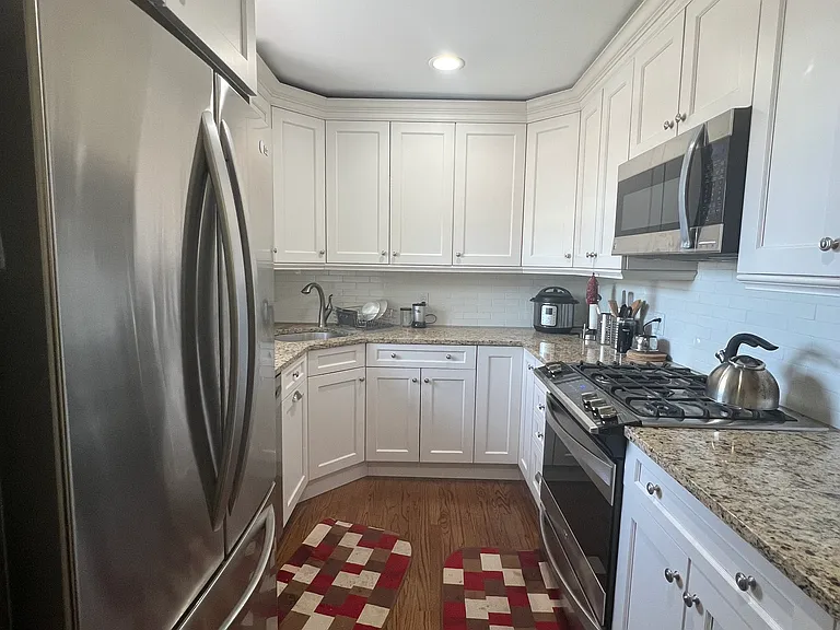 2-22 Virginia Dr #B — Photo 8