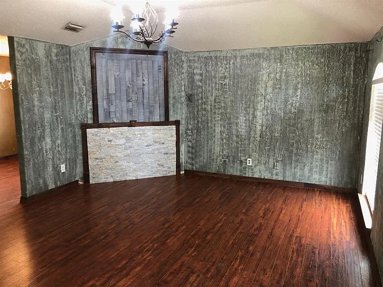 2207 Ember Lee Dr — Photo 13