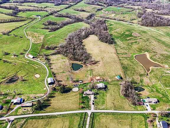 3rd image of 8353 Wades Mill Rd