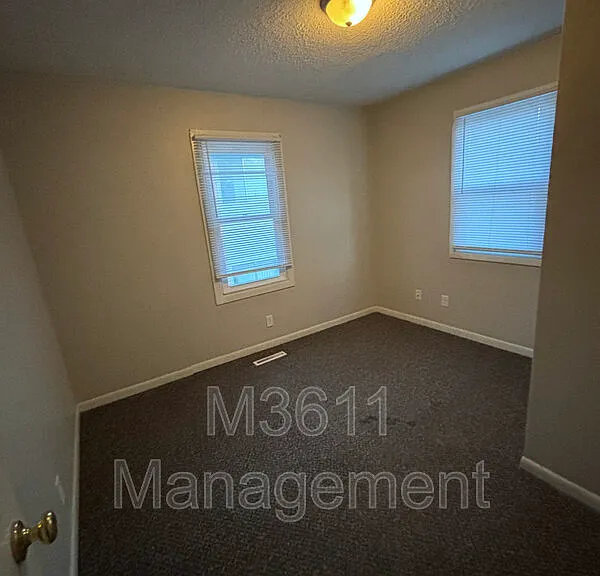 911 Washington St #3 — Photo 7