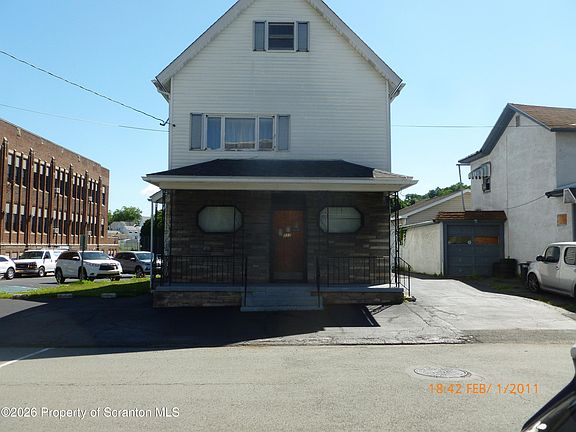 3rd image of 327 Chestnut St