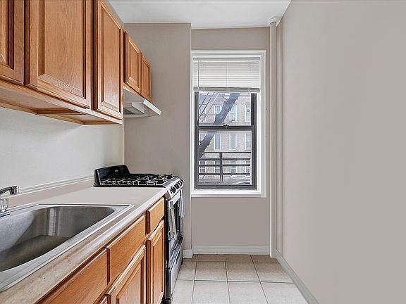 4th image of 55 E 190th St APT 37