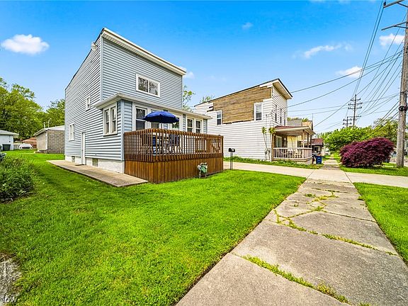 3rd image of 1723 Harbor Ave