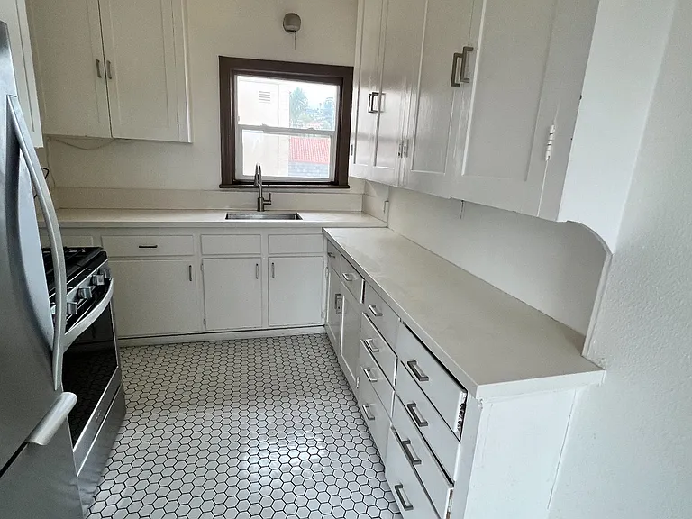 1788 E Main St #3 — Photo 3