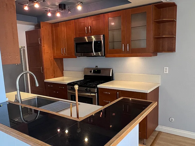 514 Marigold Ave #1/2 — Photo 3