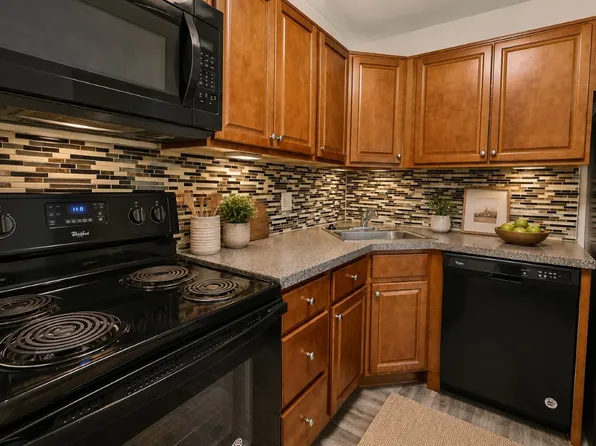 Towson Crossing Apartment Homes, 34 Dowling Cir, Parkville, MD 21234