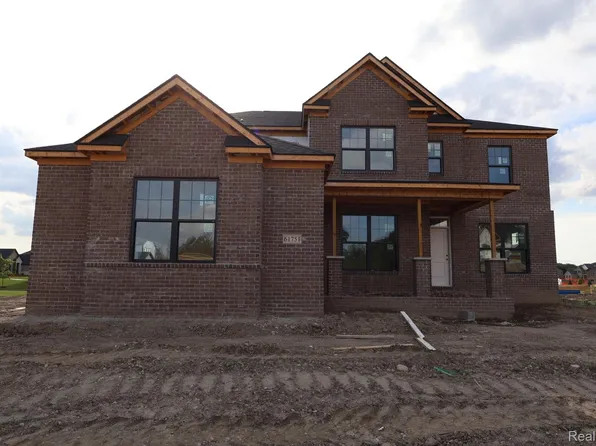 61751 Hevel Ln, Washington, MI 48094