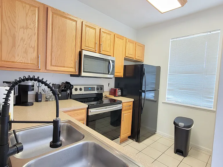6519 W Newberry Rd #A3 — Photo 9