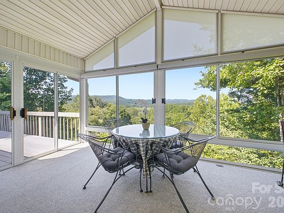 2nd image of 1870 Riverview Ct