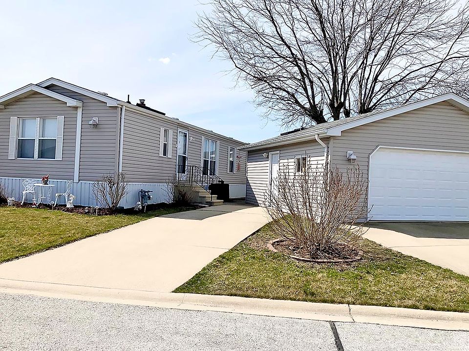 1st image of 146 Scarlet Dr #146