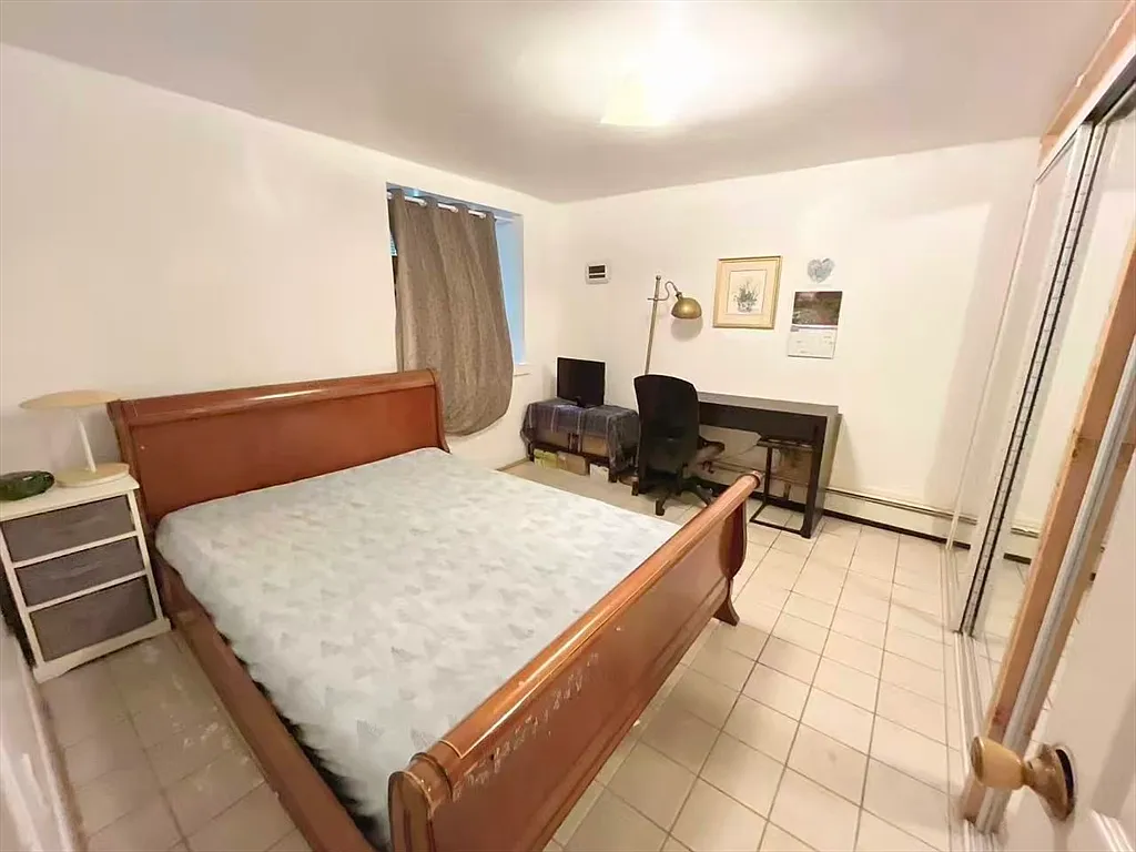 2 bed, 1.0 bath, 755 sqft, $2,150 — Photo 2