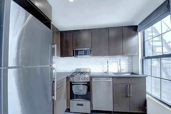 Rented by Urbane Brokerage | media 10