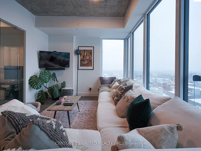 80 Bond St E #1411 — Photo 5