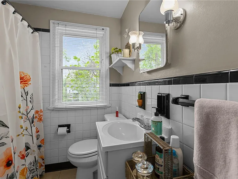 83 N Sprague Ave — Photo 5