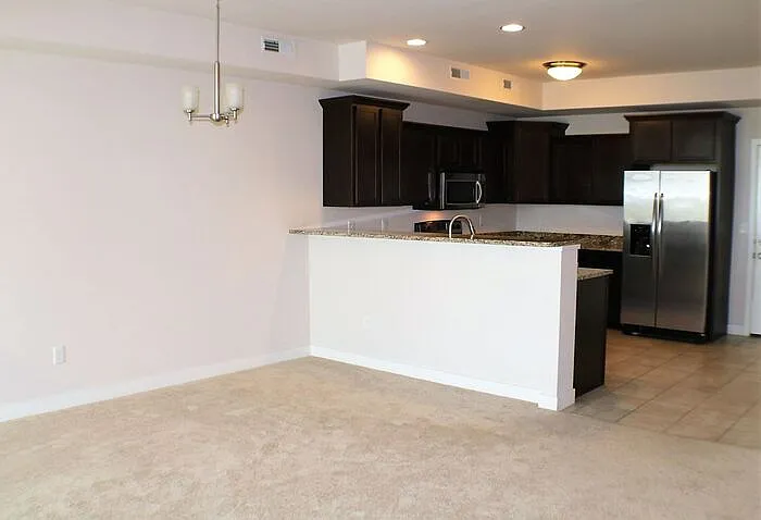 459 Taft Ave — Photo 3