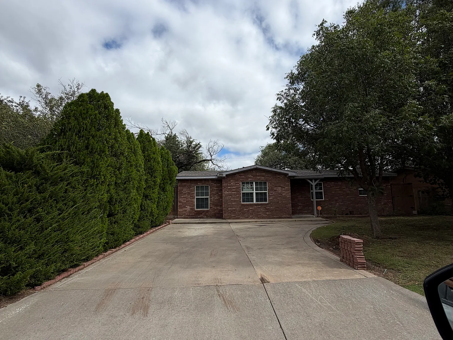 4 bed, 1309 sqft, $1,300 — Photo 2