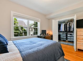 221 W 5th St #2, South Boston, MA 02127