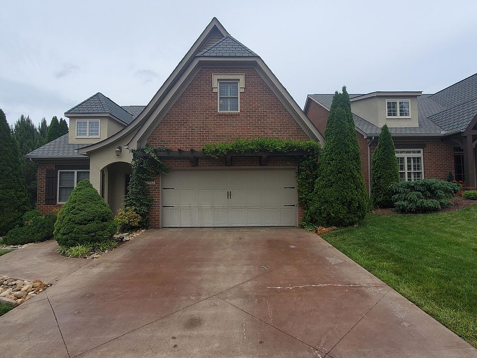 1st image of 10463 Wellington Chase Ln