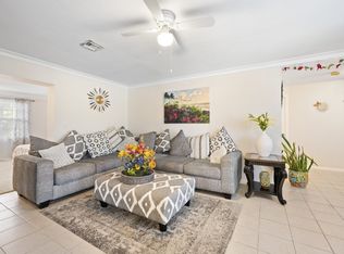 918 Cardinal St, Naples, FL 34104