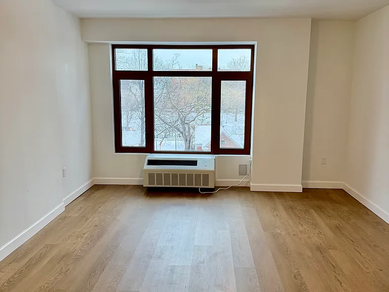 224 Gramatan Ave #7M — Photo 5