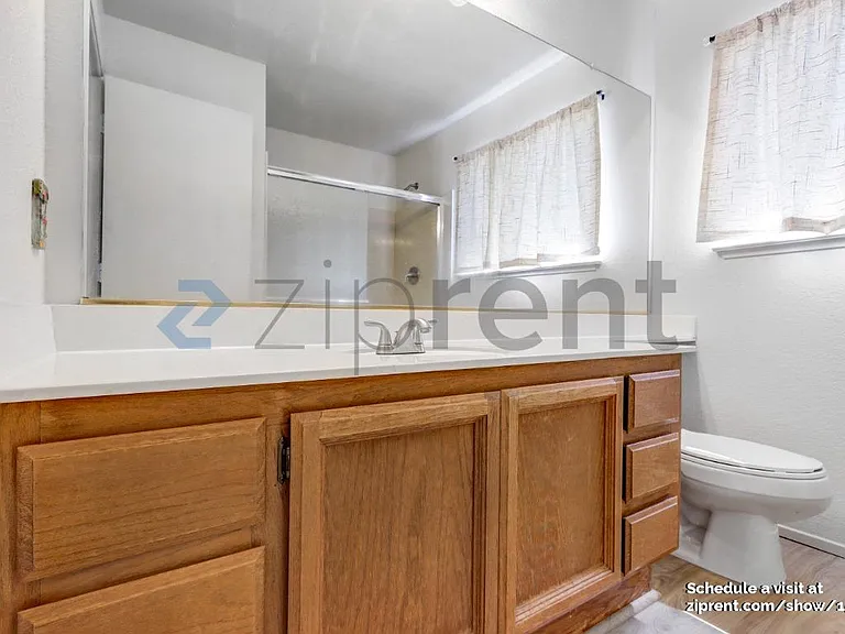 8633 Northam Dr — Photo 16