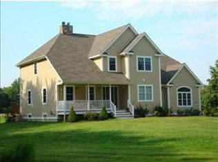 323 Potwine Ln, Amherst, MA 01002