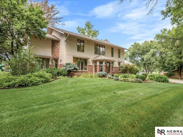1222 N 101st Cir, Omaha, NE 68114