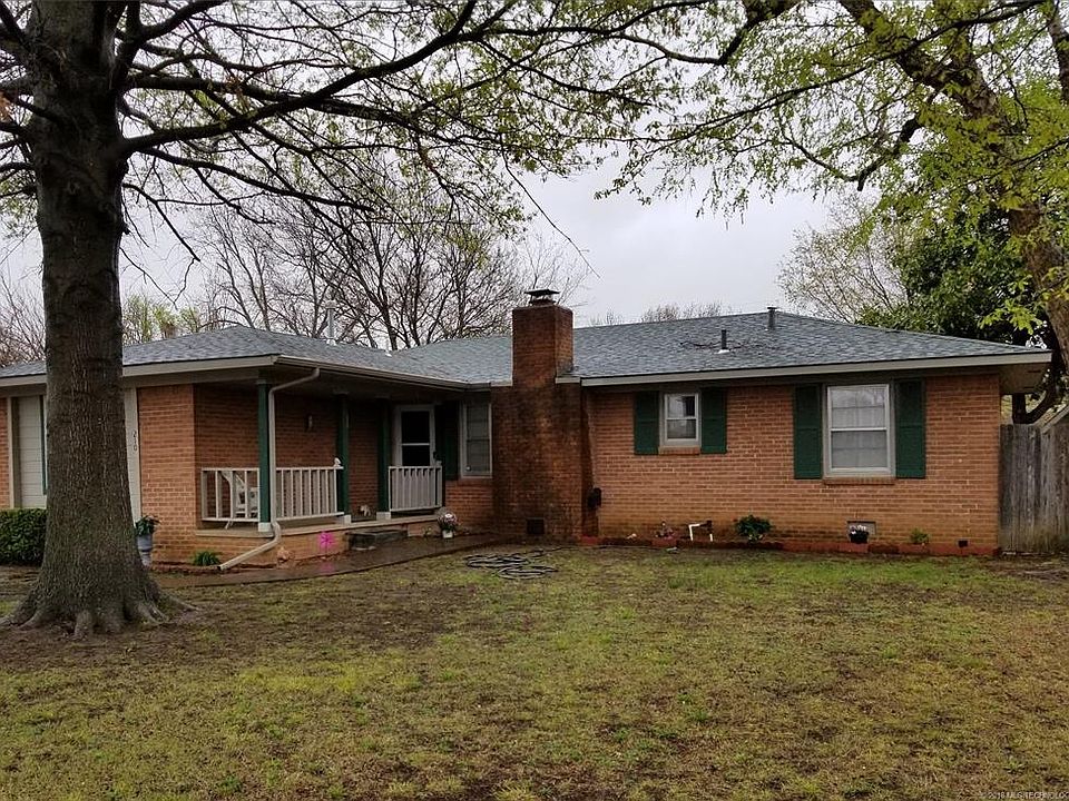 1st image of 210 NE Avondale Ave