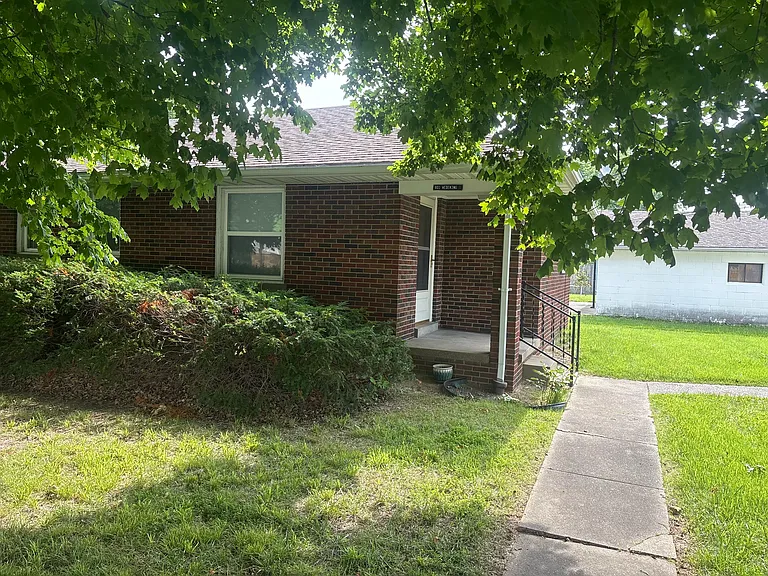 801 Wedeking Ave #A — Photo 1