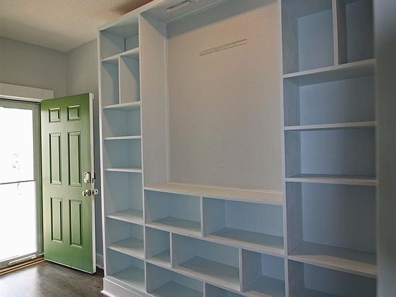 5th image of 5752 Conley Ct