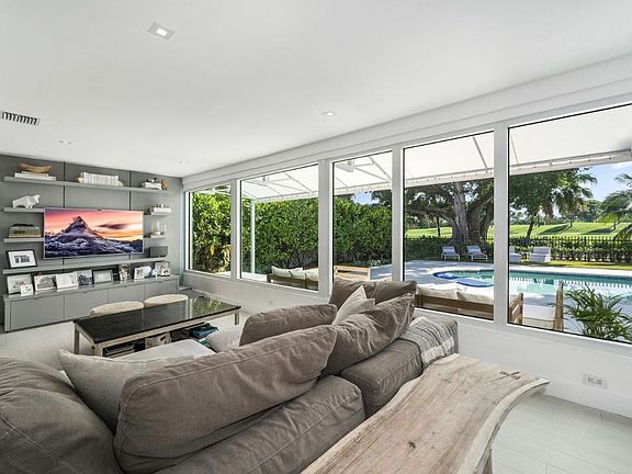 3rd image of 6040 Lagorce Dr