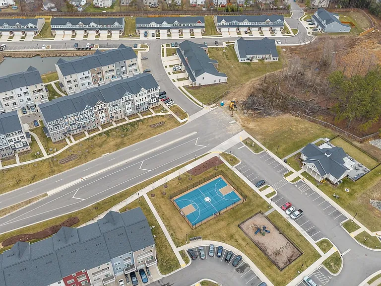 642 Brookwood Glen Ter #B — Photo 36